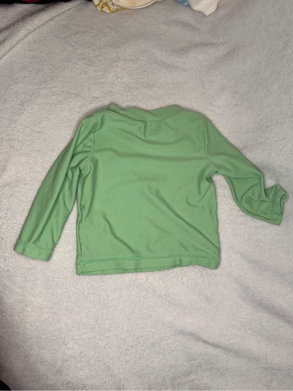 Carter’s Rash Guard - Picture 2 of 5